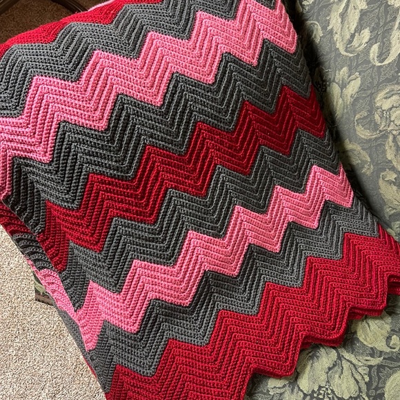 Chevron Zig Zag Handmade Afghan - Picture 2 of 9